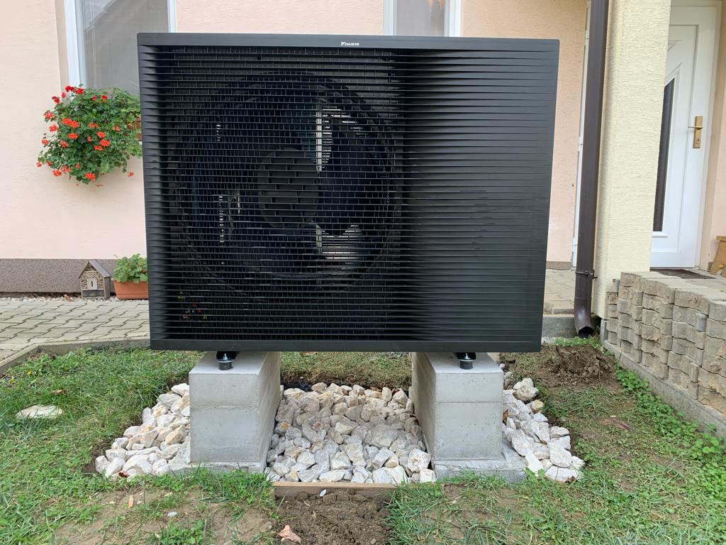 Tepelné čerpadlo vzduch – voda: Aká je jeho cena a úspory na energiách?